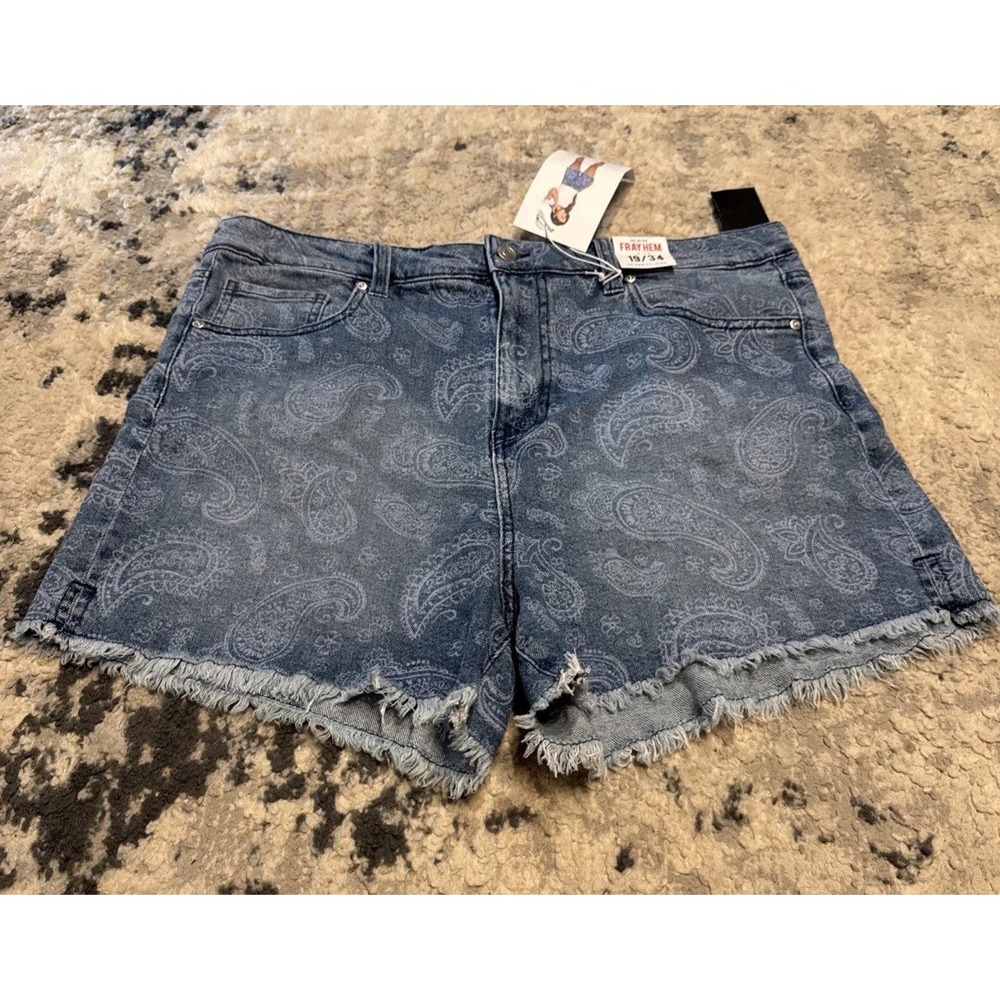 Celebrity Pink Blue Jean Paisley Hi-Rise Fray Hem Shorts Womens Jr Sz 19 / 34